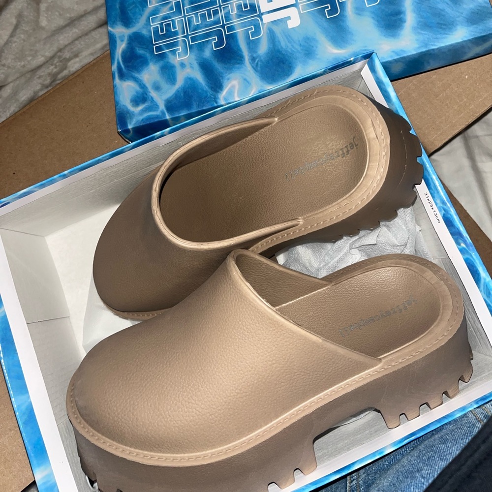 Jeffrey Campbell Clog